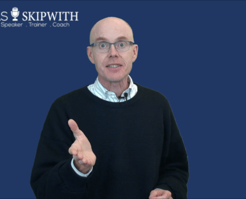 Thomas Skipwith zeigt 3 Schlüssel gegen langweilige Präsentationen